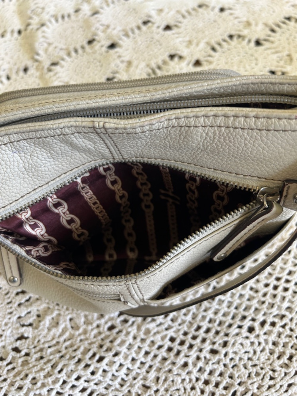 Clarks Light Gray Pebbled Leather Crossbody Bag - Picture 10 of 12